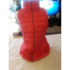 Lululemon 8 Down Fluffed up vest pink boom juice